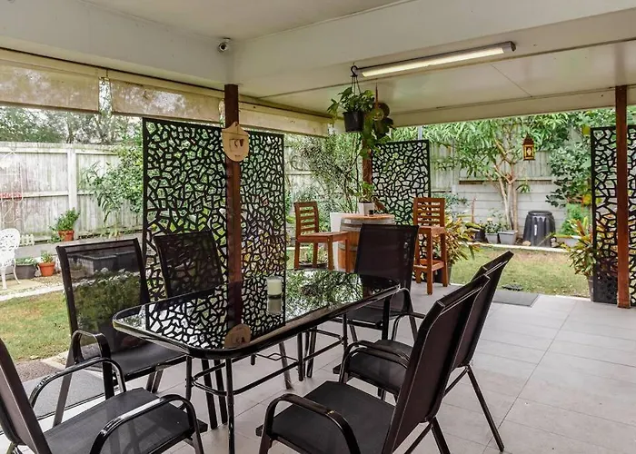 The Arcadia - Entire Luxurious English Cottage With Huge Privacy Near Cbd
