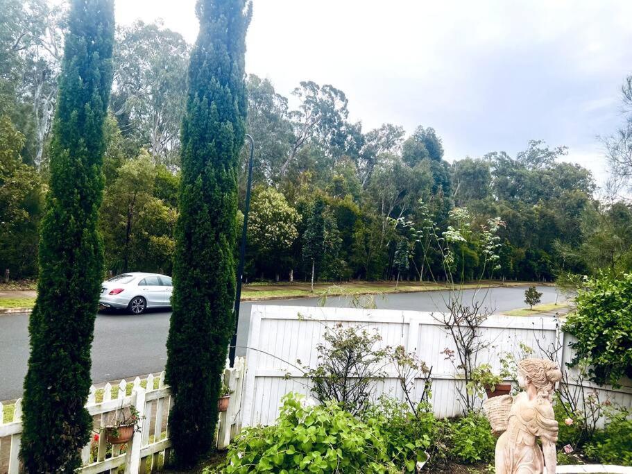 The Arcadia - Entire Luxurious With Huge Privacy Near Cbd Holiday home Springfield Lakes